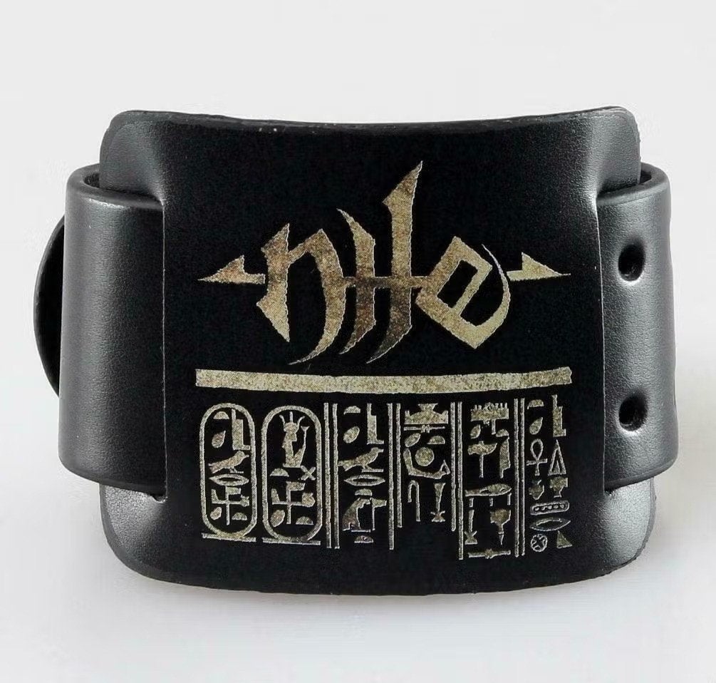 Nile - Logo/Hieroglyphs leren Polsband officiële merchandise, Verzamelen, Ophalen of Verzenden, Nieuw