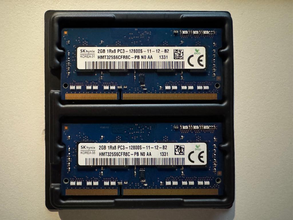 Mémoire RAM SK Hynix 2x2 Go DDR3 1600 MHz, Enlèvement ou Envoi, DDR3, Comme neuf, Laptop