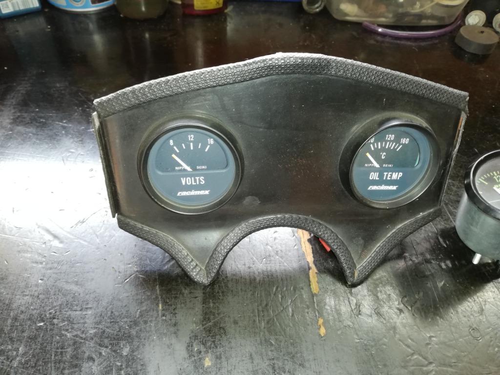 Voltmeter en olietemperatuur meter., Ophalen, Gebruikt