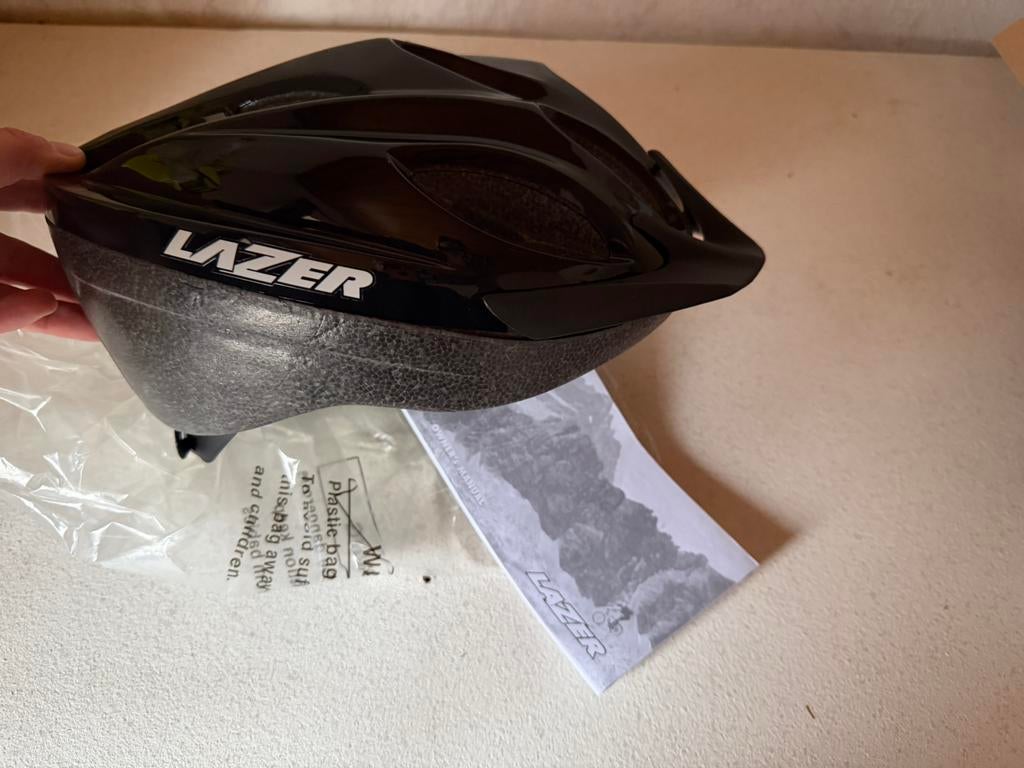 6 Nieuwe helmen van Lazer, Ophalen, Nieuw, M, Heer of Dame