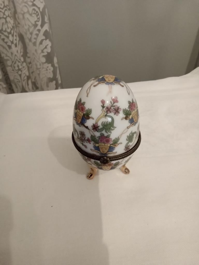 Porseleinen en ei, Z R, faberge stijl., Antiek en Kunst, Ophalen of Verzenden