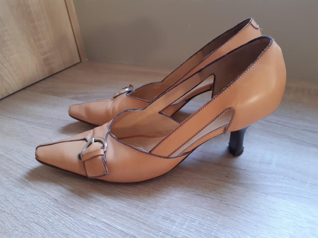 Damespumps in camelkleur, Pumps, Beige, Voltan, Ophalen of Verzenden