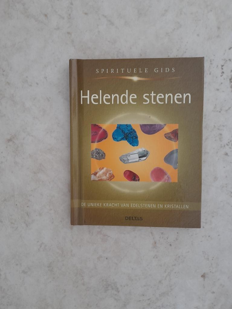 Boek Spirituele gids, helende stenen - Deltas, Boeken, Ophalen of Verzenden