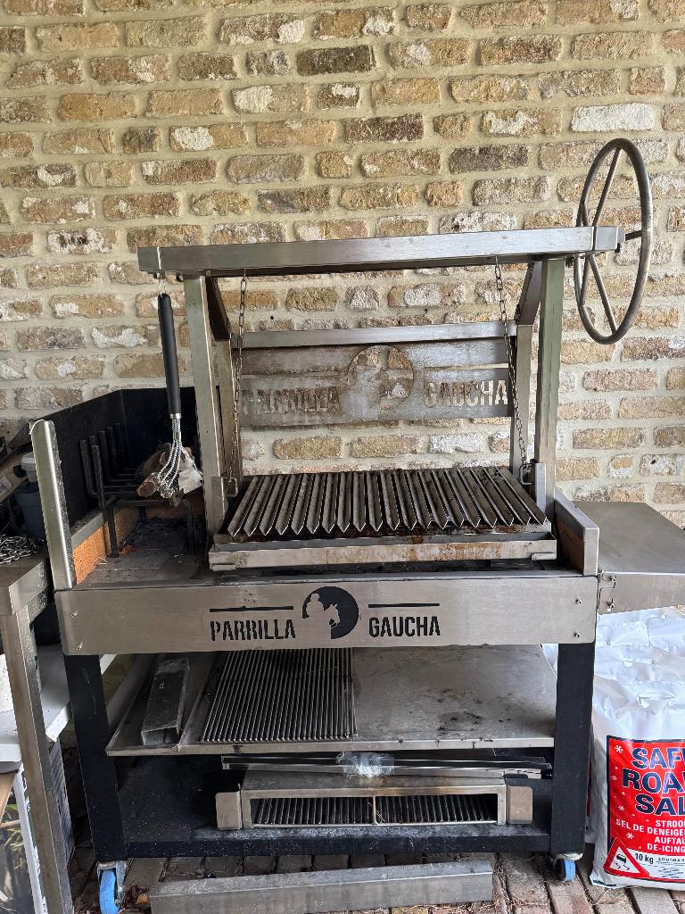 Parilla Assado BBQ, Enlèvement, Utilisé