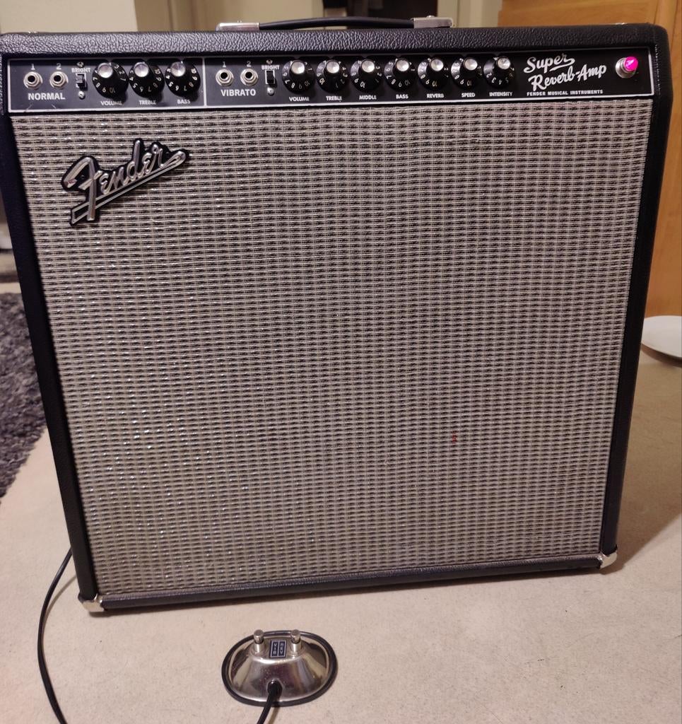 Fender '65 Super Reverb Amp (2010), Muziek en Instrumenten, Versterkers | Bas en Gitaar, Zo goed als nieuw, Gitaar, Minder dan 50 watt
