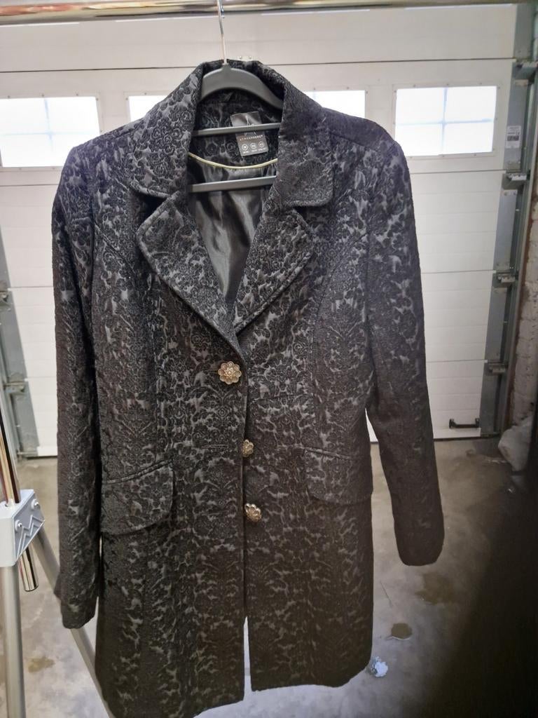 Manteau hivers dame  taille 40, Vêtements | Femmes, Enlèvement