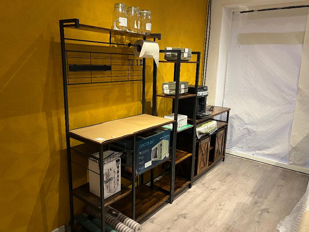 Rekken , Kastje , tafels & stoelen 🪑, Ophalen, Zo goed als nieuw