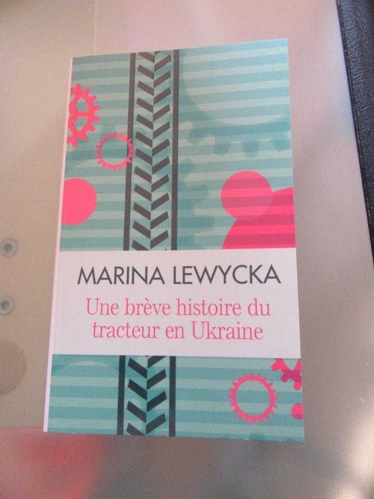 T Une brève histoire du tracteur en Ukraine M Lewycka éd Fra, Boeken, Ophalen, Gelezen
