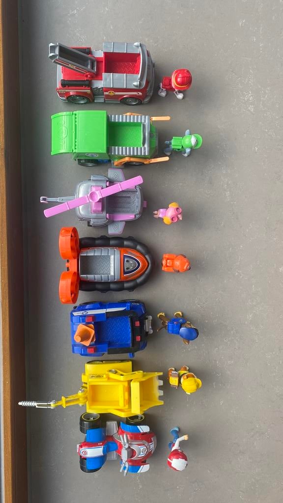 Paw patrol figuurtjes 7 stuks, met bijhorende wagen, Ophalen of Verzenden, Gebruikt