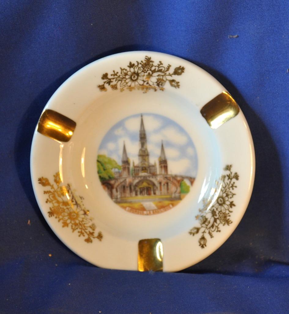cendrier porcelaine de limoge basilique de lourdes, Collections, Enlèvement ou Envoi, Comme neuf, Cendrier
