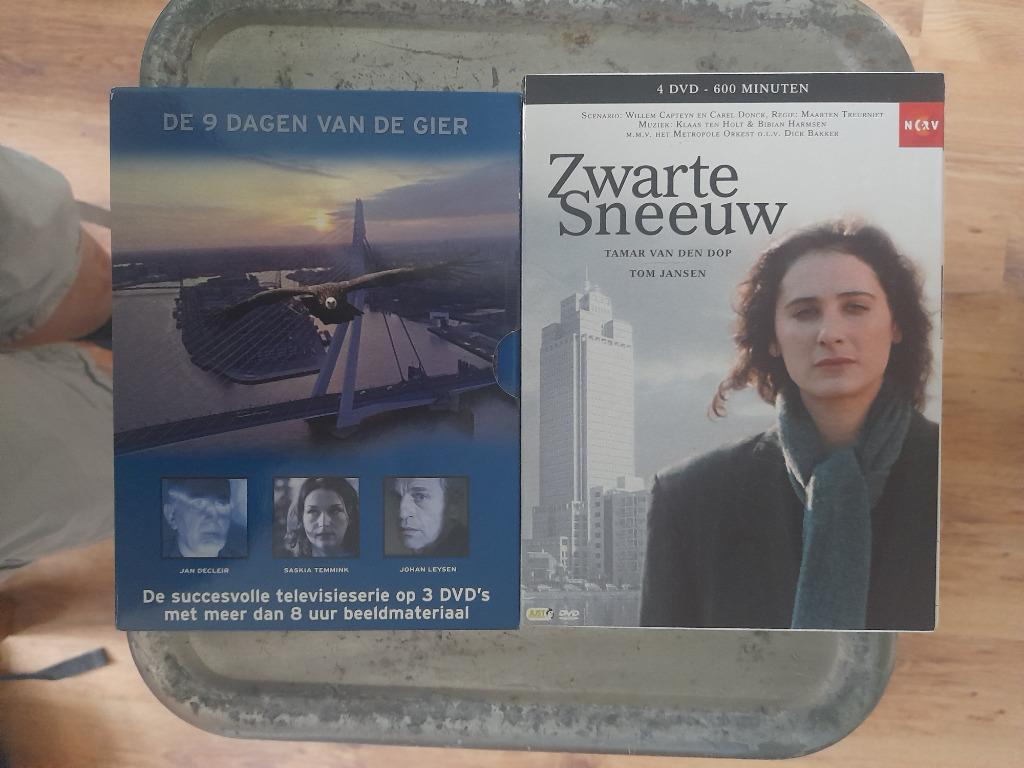NL series: De 9 dagen van de De Gier + Zwarte Sneeuw, À partir de 12 ans, Envoi, Comme neuf, Drame