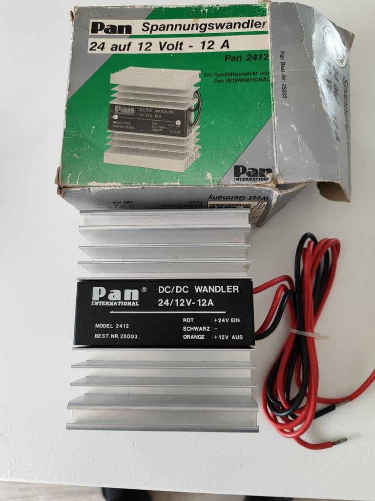 Omvormer DC 24v naar 12v - 12A + vintage radio, Ophalen, Zo goed als nieuw