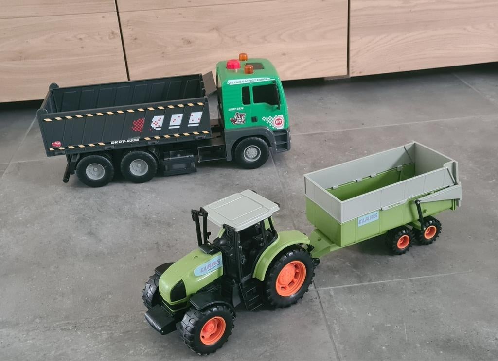 Dickie toys tractor met aanhangwagen en air pump kiepwagen, Ophalen, Gebruikt