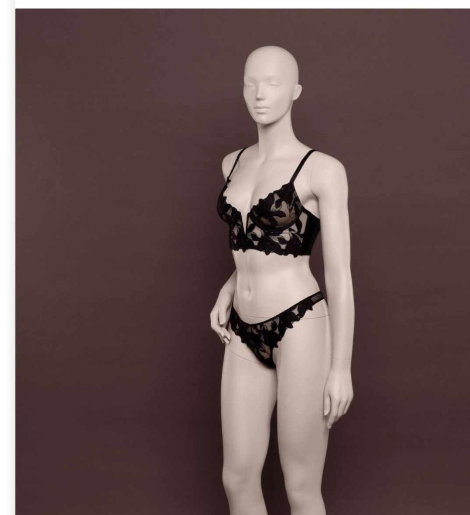 2 etalage poppen in nieuwstaat!, Kleding | Dames, Overige Dameskleding, Nieuw, Ophalen