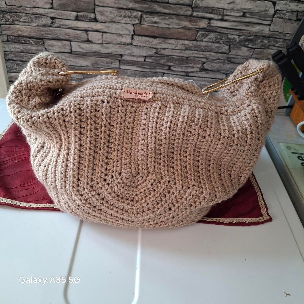 Handgemaakt handtas met goud kleurige katkop handvat, Handtassen en Accessoires, Tassen | Damestassen, Ophalen of Verzenden, Nieuw