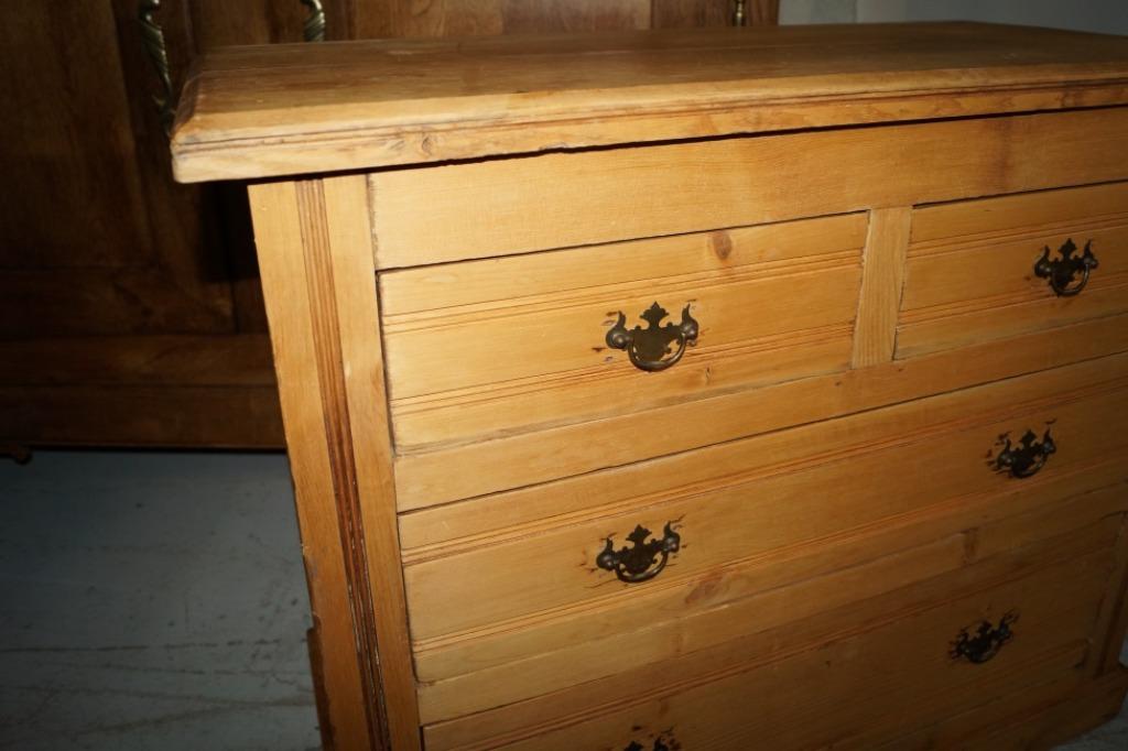 commode rustique ancienne en pitchpin pâle H 74 B 91 D44, 3 ou 4 tiroirs, 25 à 50 cm, Moins de 100 cm, Enlèvement