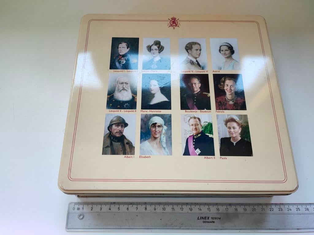 Blikken doos 6 belgische koninklijke families, Ophalen of Verzenden, Zo goed als nieuw, Koek(jes), Overige merken