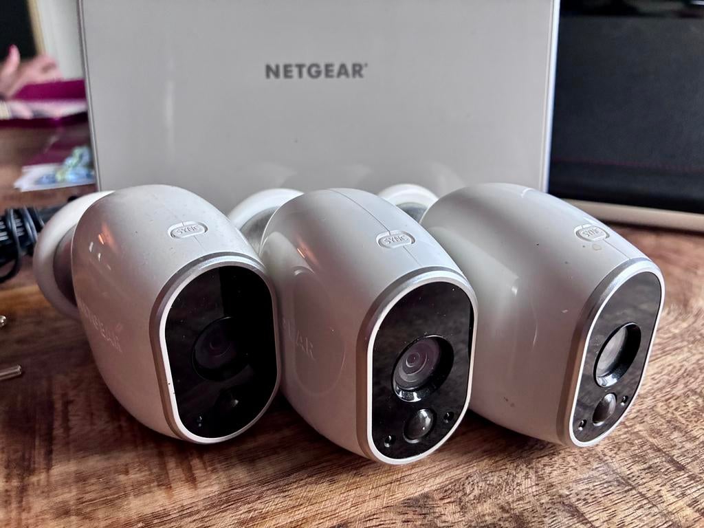 Système de caméra Netgear à 3 caméras, Enlèvement, Comme neuf