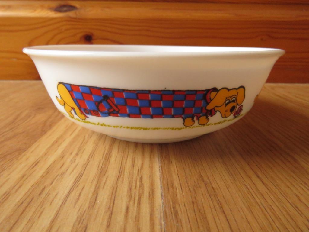 vintage bol chien topsi 60 en arcopal, Enlèvement ou Envoi, Utilisé, Récipient(s)