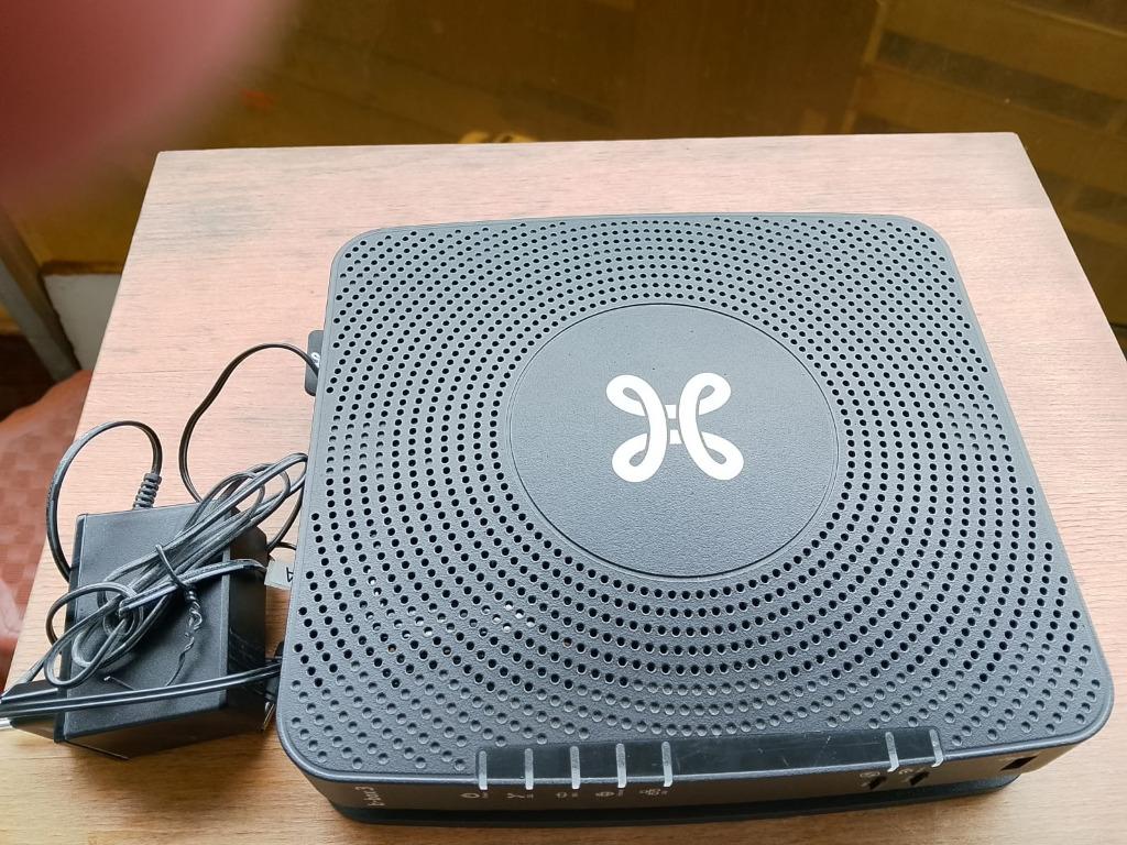 BBOX-MODEM PROXIMUS, Computers en Software, Ophalen, Zo goed als nieuw, Router met modem, Proximus