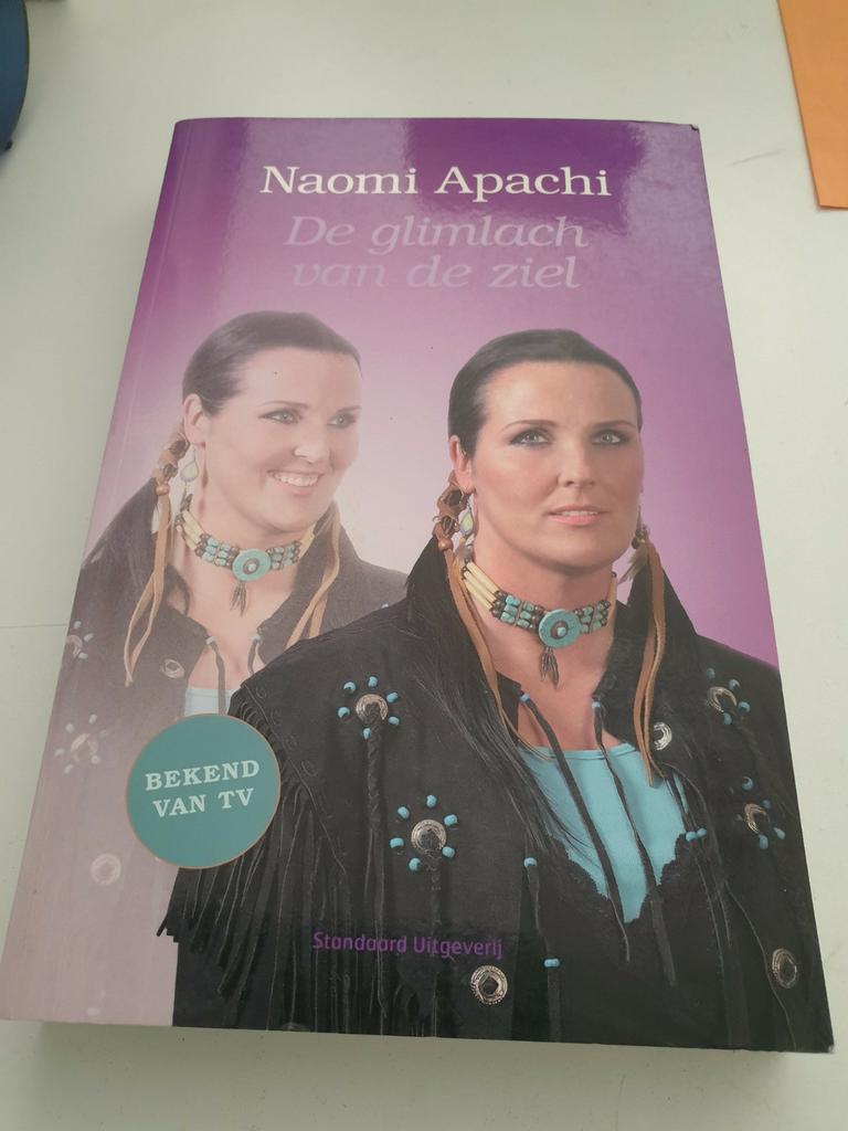 Naomi Apachi - De glimlach van de ziel, Livres, Ésotérisme & Spiritualité, Comme neuf, Enlèvement ou Envoi