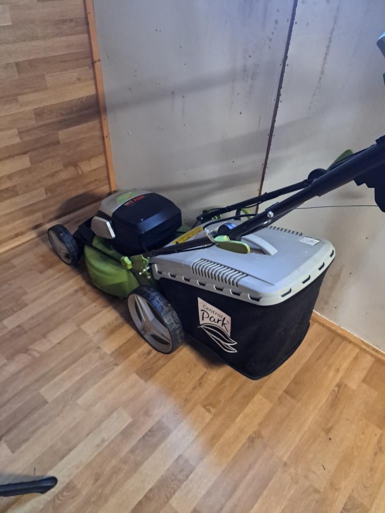 Accu grasmaaier, Enlèvement, Comme neuf, 40 à 49 cm, Tondeuses à gazon sur batterie