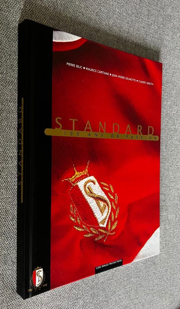 Livre STANDARD - 100 ANS DE PASSION (Comme Neuf), Sport de ballon, Enlèvement ou Envoi, Comme neuf, Divers
