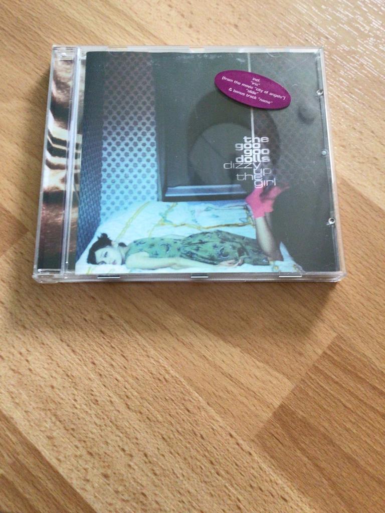 Het Googoodolls-album Dizzy Up the Girl, Zo goed als nieuw