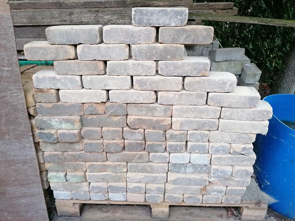 Facade stenen Olivier, Ophalen, Nieuw, Bakstenen