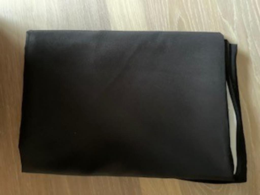 NAPPE OVALE NOIRE AVEC LIGNE, Enlèvement, Utilisé, Ovale, Intérieur