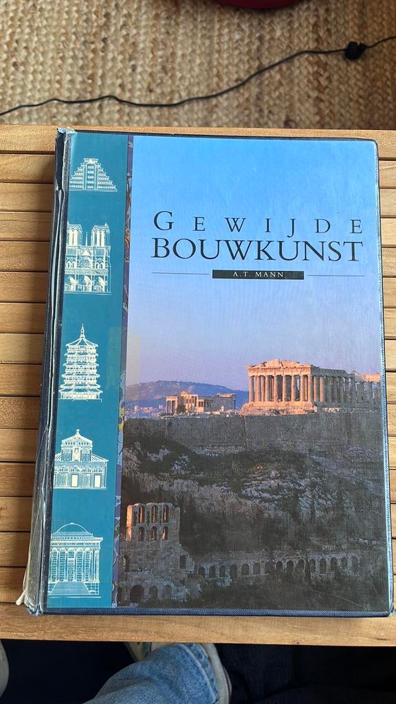 A.T. Mann - Gewijde Bouwkunst, Boeken, Ophalen of Verzenden, Gelezen, Architectuur algemeen