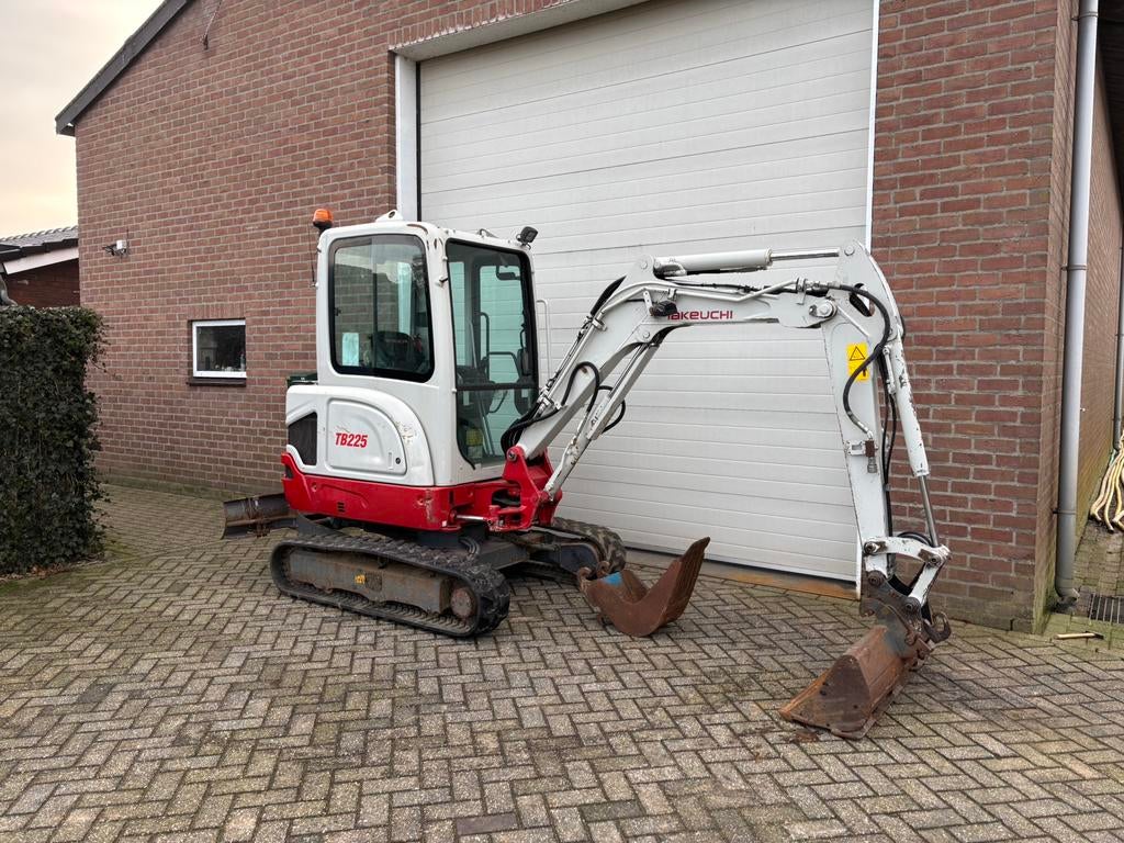 Takeuchi TB 225 Minigraver Graafmachine, Zakelijke goederen, Machines en Bouw | Overig, Ophalen