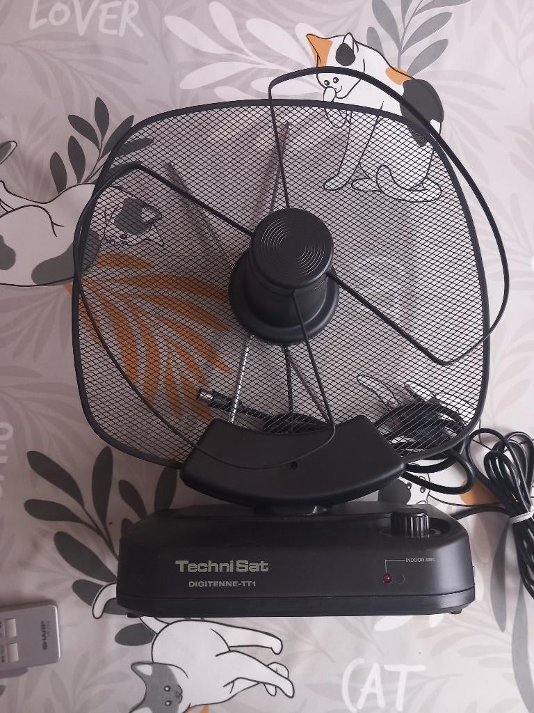 Antenne d'intérieur TECHNISAT Digitenne TT1, Enlèvement ou Envoi, Utilisé