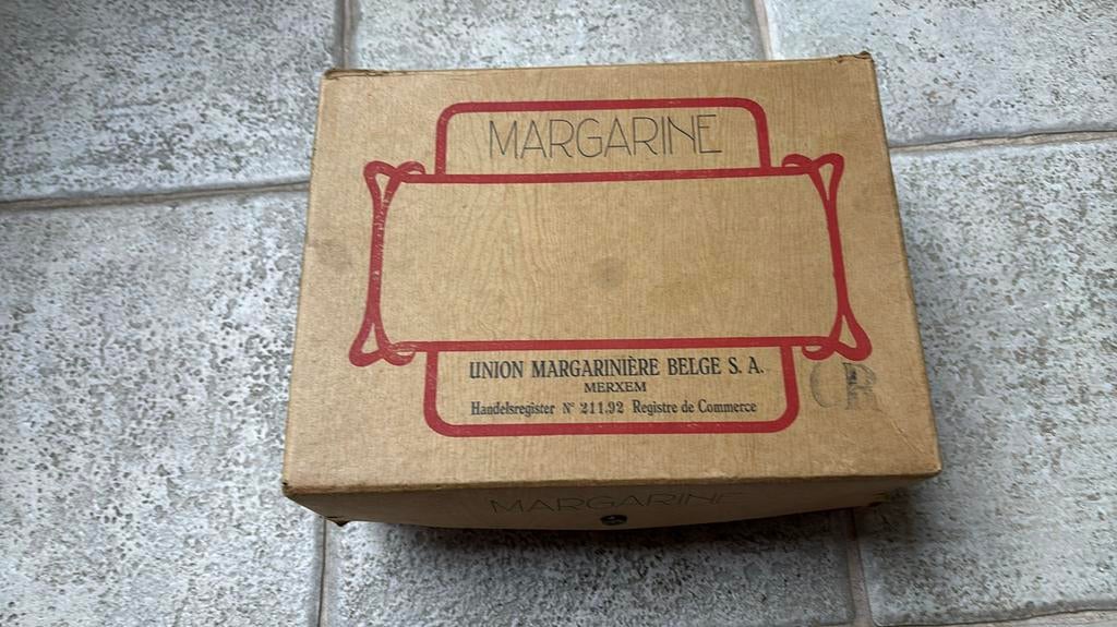 Oude verpakking margarine, Enlèvement ou Envoi, Utilisé, Boîte