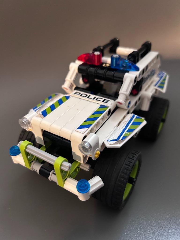 Lego Technic 42047 - La voiture d'intervention de police, Enlèvement ou Envoi, Utilisé, Ensemble complet, Lego