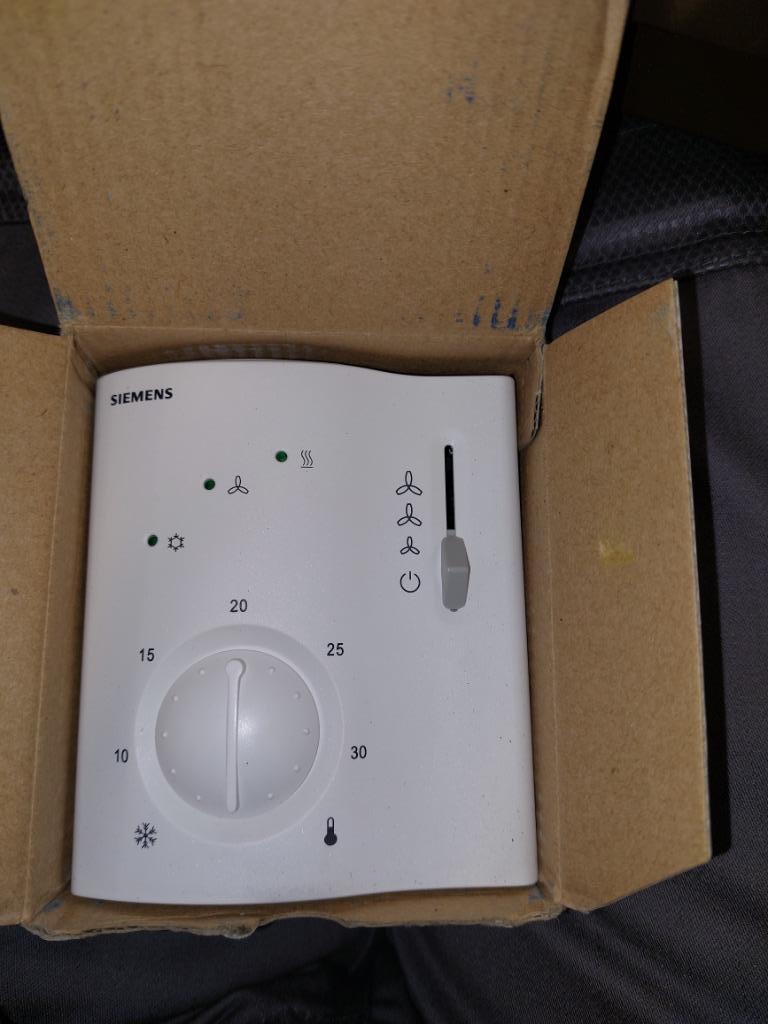 siemens thermostaat, Doe-het-zelf en Bouw, Ophalen, Nieuw