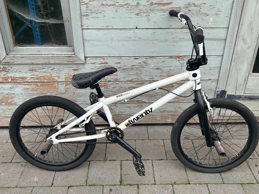 Crossfiets, Fietsen en Brommers, Fietsen | Crossfietsen en BMX, Ophalen, Zo goed als nieuw, Voetsteunen