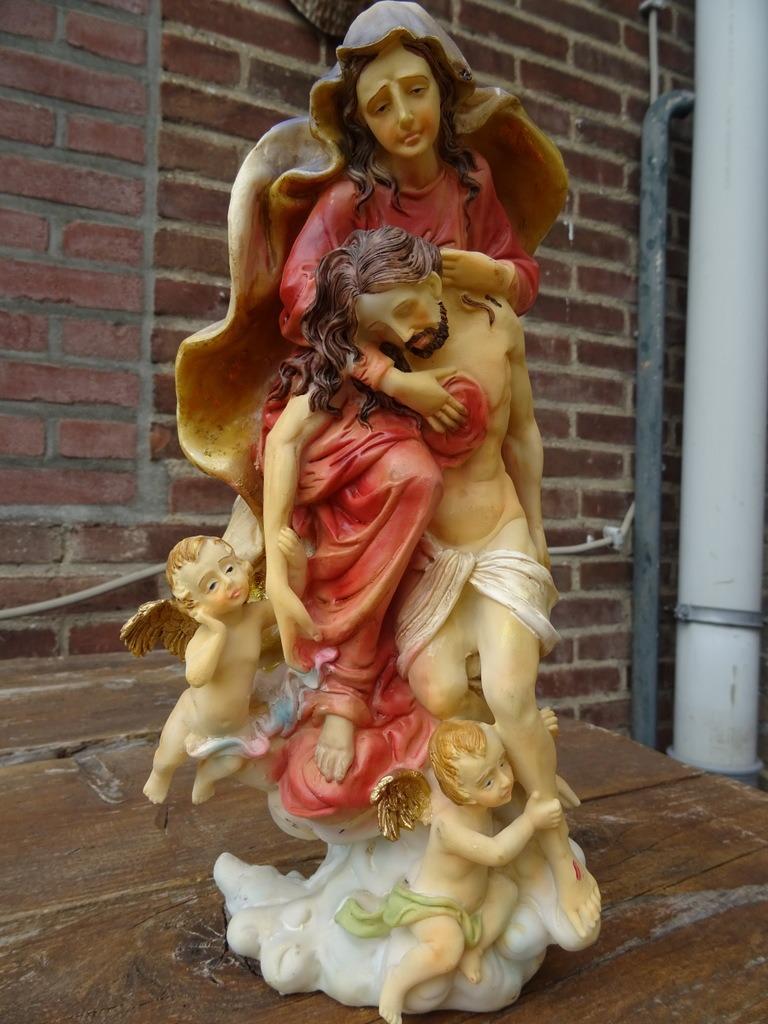 Piëtabeeld vintage Piëtabeeld Piéta beeld met engelen 28,5cm, Ophalen of Verzenden, Zo goed als nieuw, Beeld(je), Christendom | Katholiek