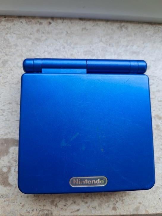 Game boy sp ags-001. Vendu sans chargeur et sans jeu, Comme neuf