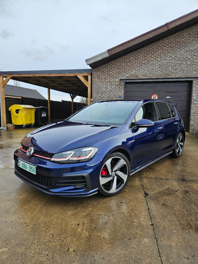 Volkswagen Golf 7.5 GTI Performance, Auto's, Euro 6, 4 cilinders, Blauw, Bedrijf