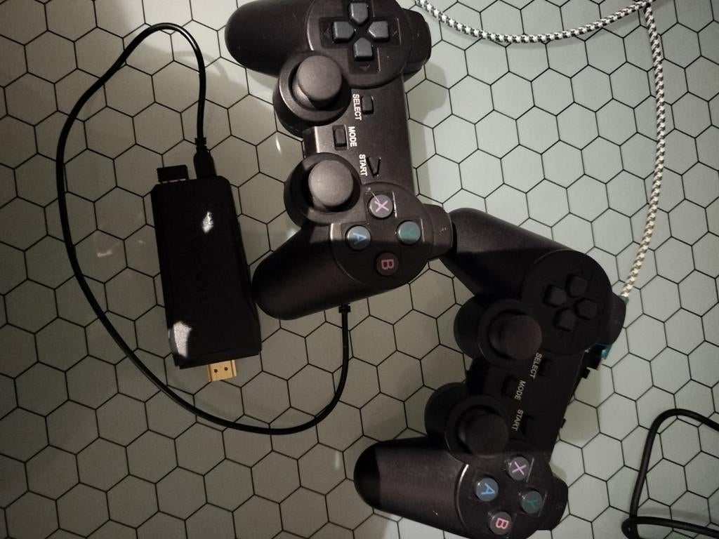 7000 games met twee controles er bij, Consoles de jeu & Jeux vidéo, Enlèvement ou Envoi, Sans fil