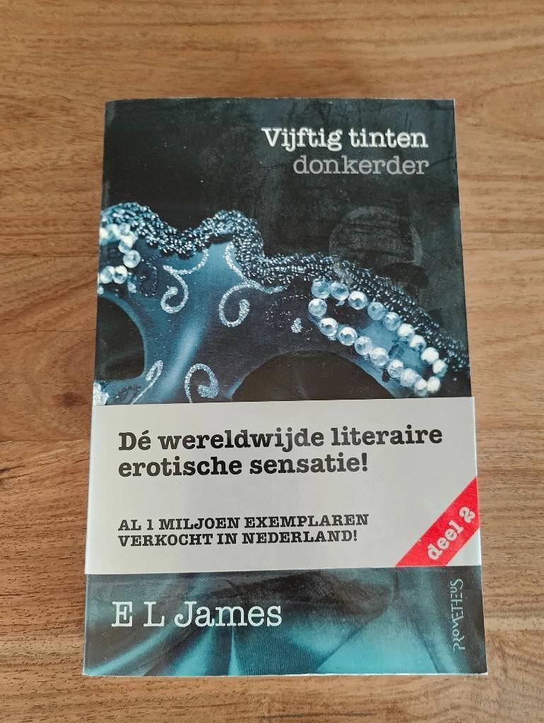 E.L. James - Vijftig tinten donkerder, Boeken, Ophalen of Verzenden, Zo goed als nieuw