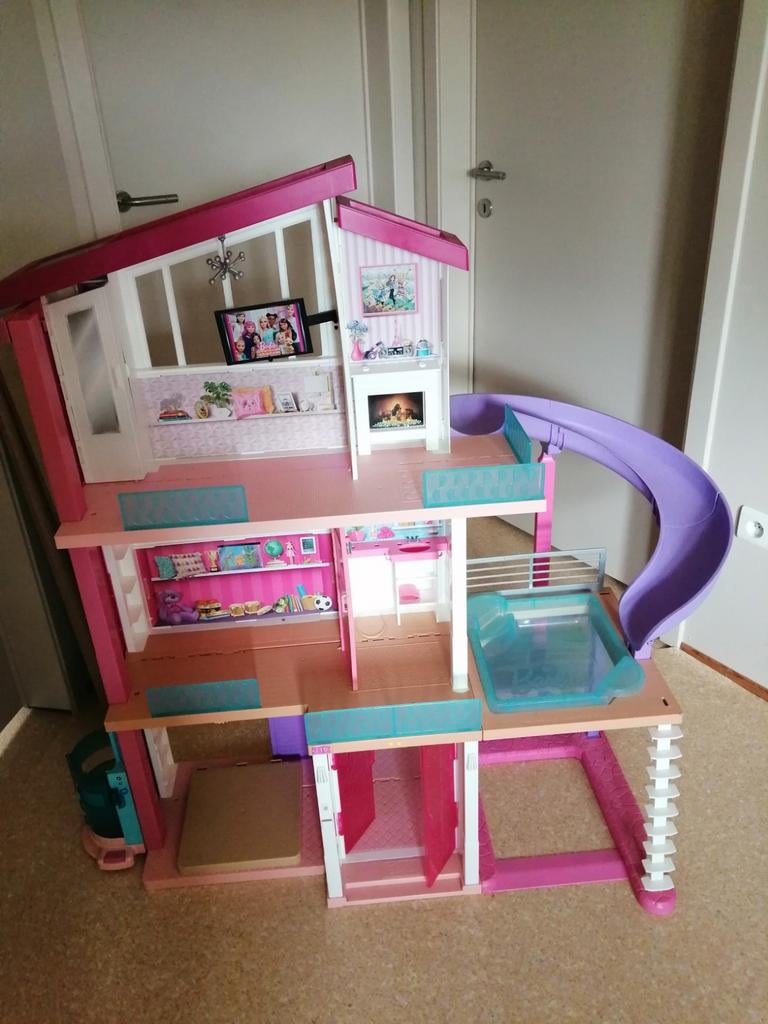 Mooi barbiehuis, Kinderen en Baby's, Speelgoed | Poppenhuizen, Ophalen
