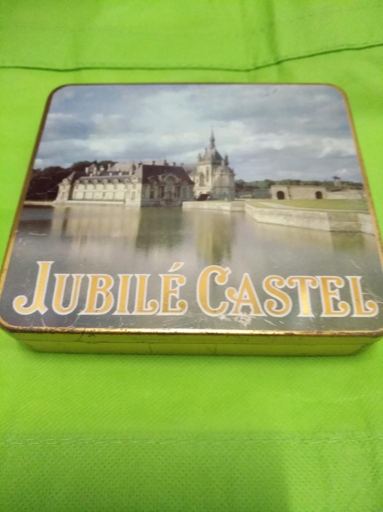 Boîte «Jubilé Castel»  différents Châteaux/Voilier Victorine, Enlèvement ou Envoi, Utilisé, Autre, Autres marques