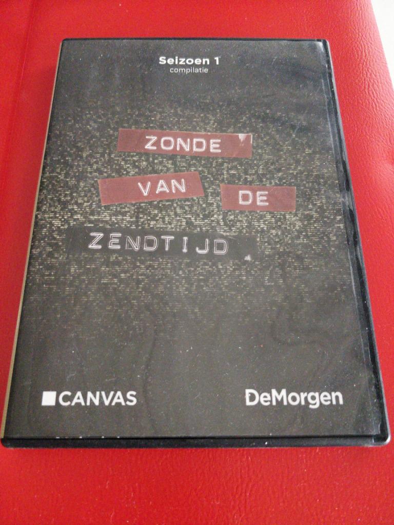 DVD Zonde van de Zendtijd Seizoen 1, Cd's en Dvd's, Ophalen of Verzenden, Zo goed als nieuw, Komedie