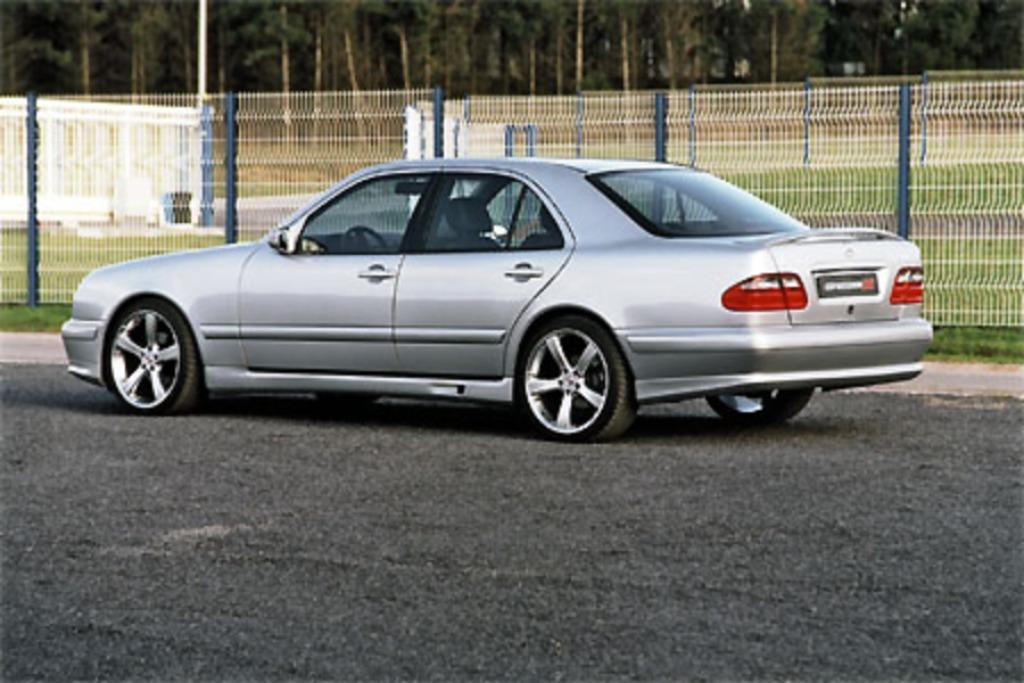 Becquet de coffre pour Mercedes  E w210, Autos : Pièces & Accessoires, Enlèvement ou Envoi, Neuf, Mercedes-Benz, Haillon arrière