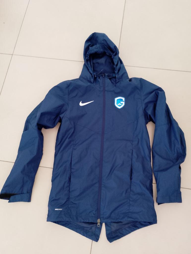 Jas Nike KRC racing Genk 2018 - als nieuw - maat S, Sports & Fitness, Taille S, Enlèvement, Comme neuf