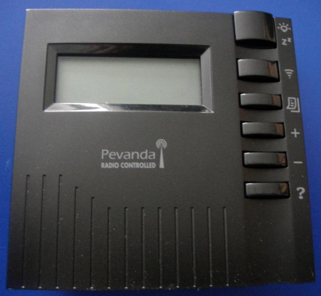 Réveil PEVANDA radio-piloté PEV RC05, carré, noir, vintage, Ophalen of Verzenden, Nieuw, Digitaal, Wekker of Tafelklok