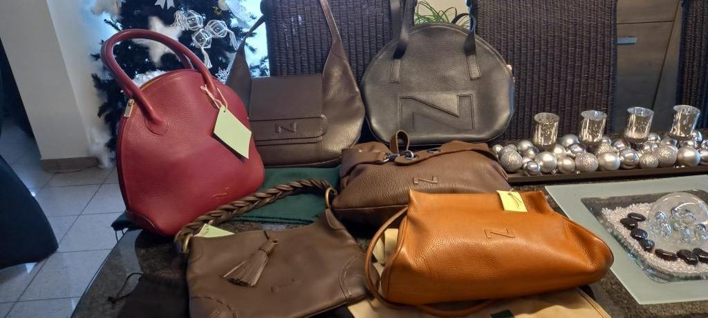 Nathan handtassen als nieuw 125 euro het stuk, Ophalen of Verzenden, Zo goed als nieuw, Overige kleuren, Handtas