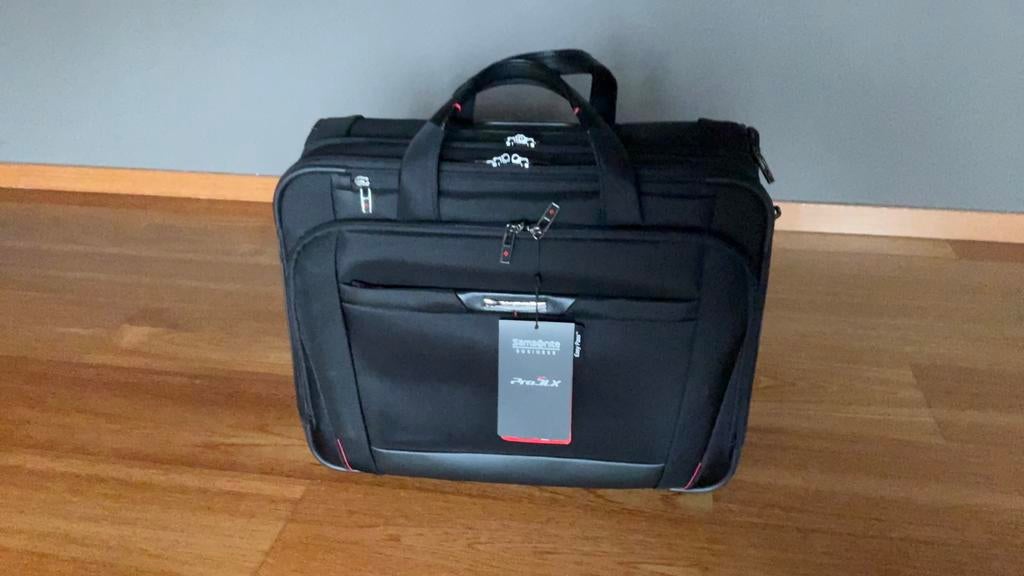 Samsonite pro dlx5 17.3” rolling, Ophalen of Verzenden, 17 inch of meer, Nieuw, Trolleytas